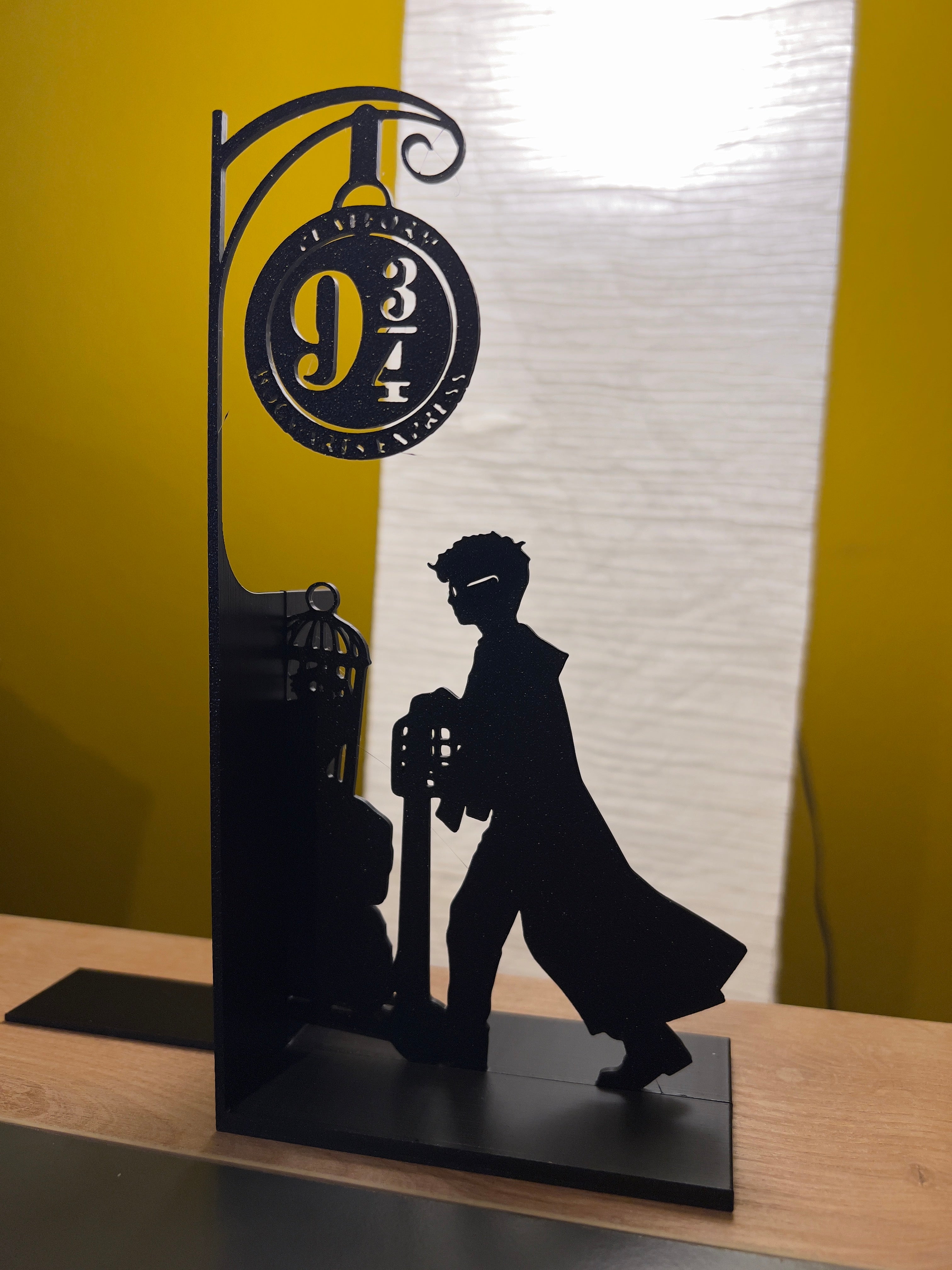 Harry Potter Book Stand 9 3/4 – Διακοσμητική Βάση Βιβλίου