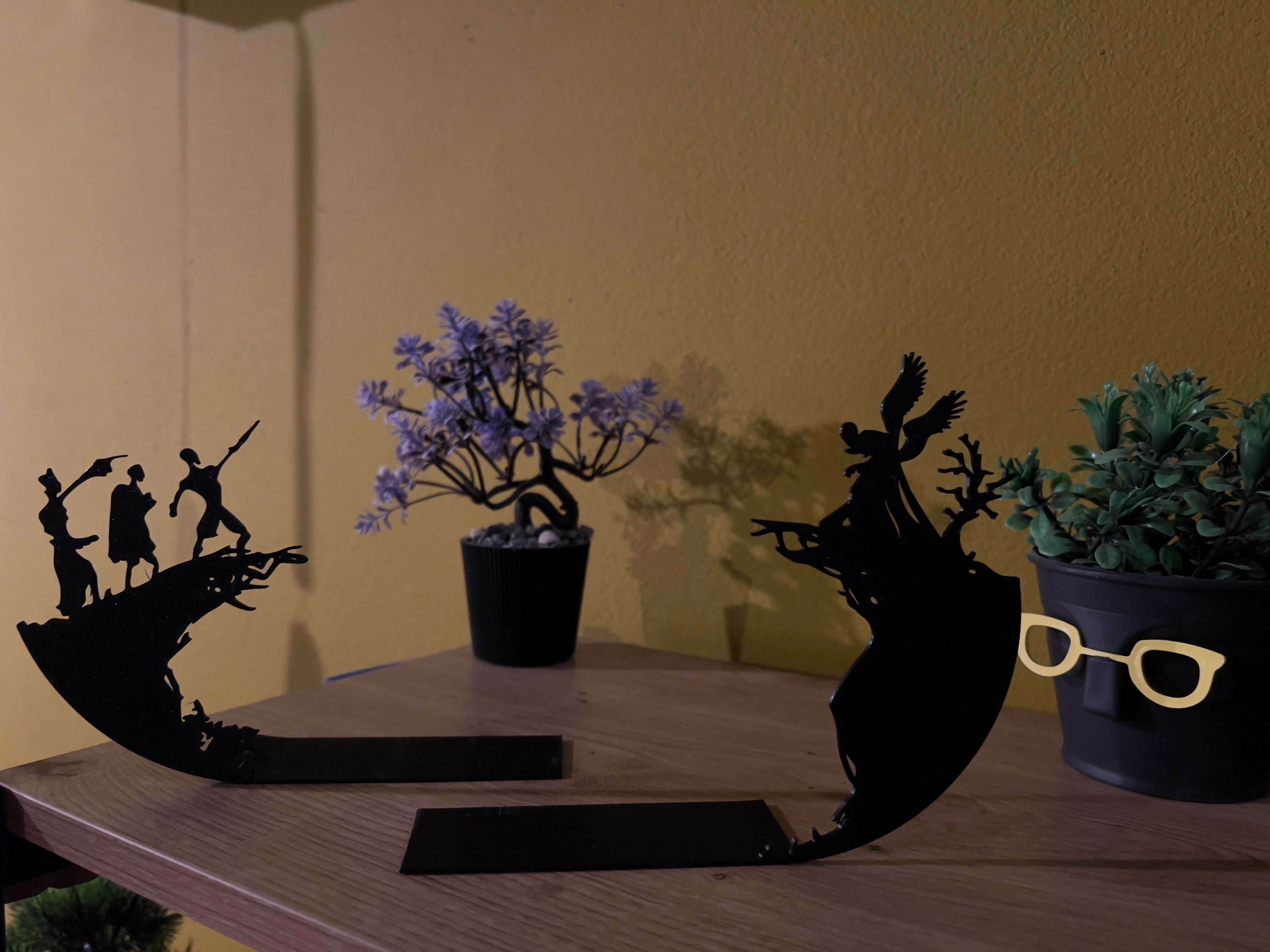 Harry Potter Deathly Hallows Book Stand – Διακοσμητική Βάση Βιβλίου