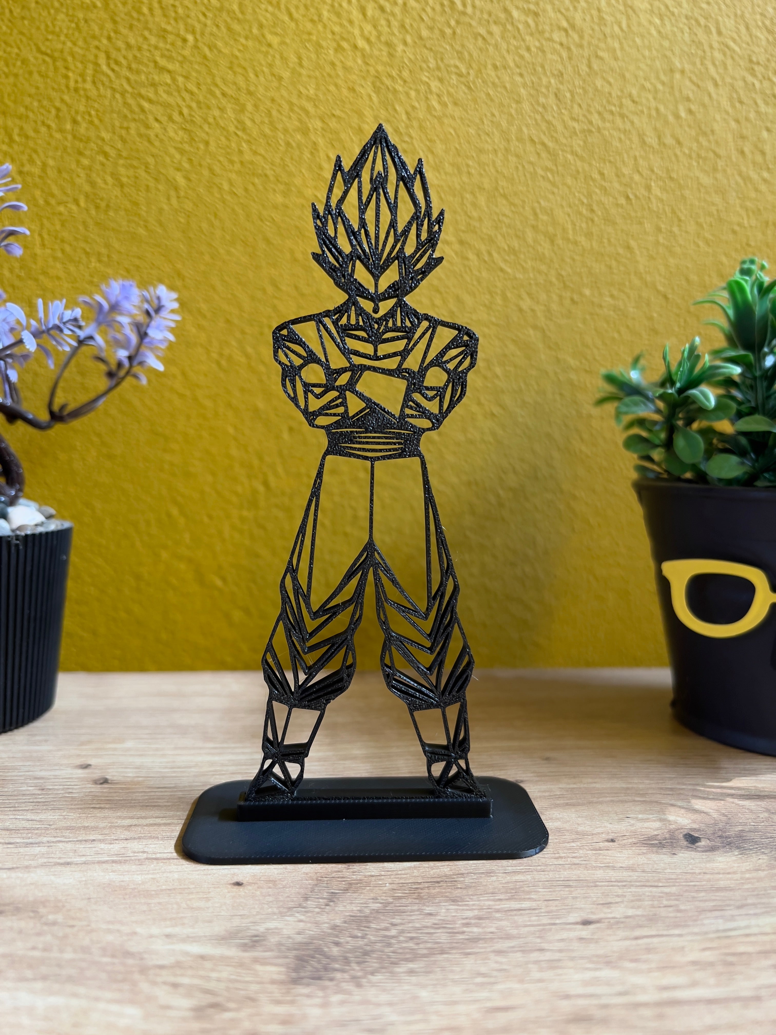Vegeta Dragon Ball Geometric Low Poly Stand – Minimal & Modern Display