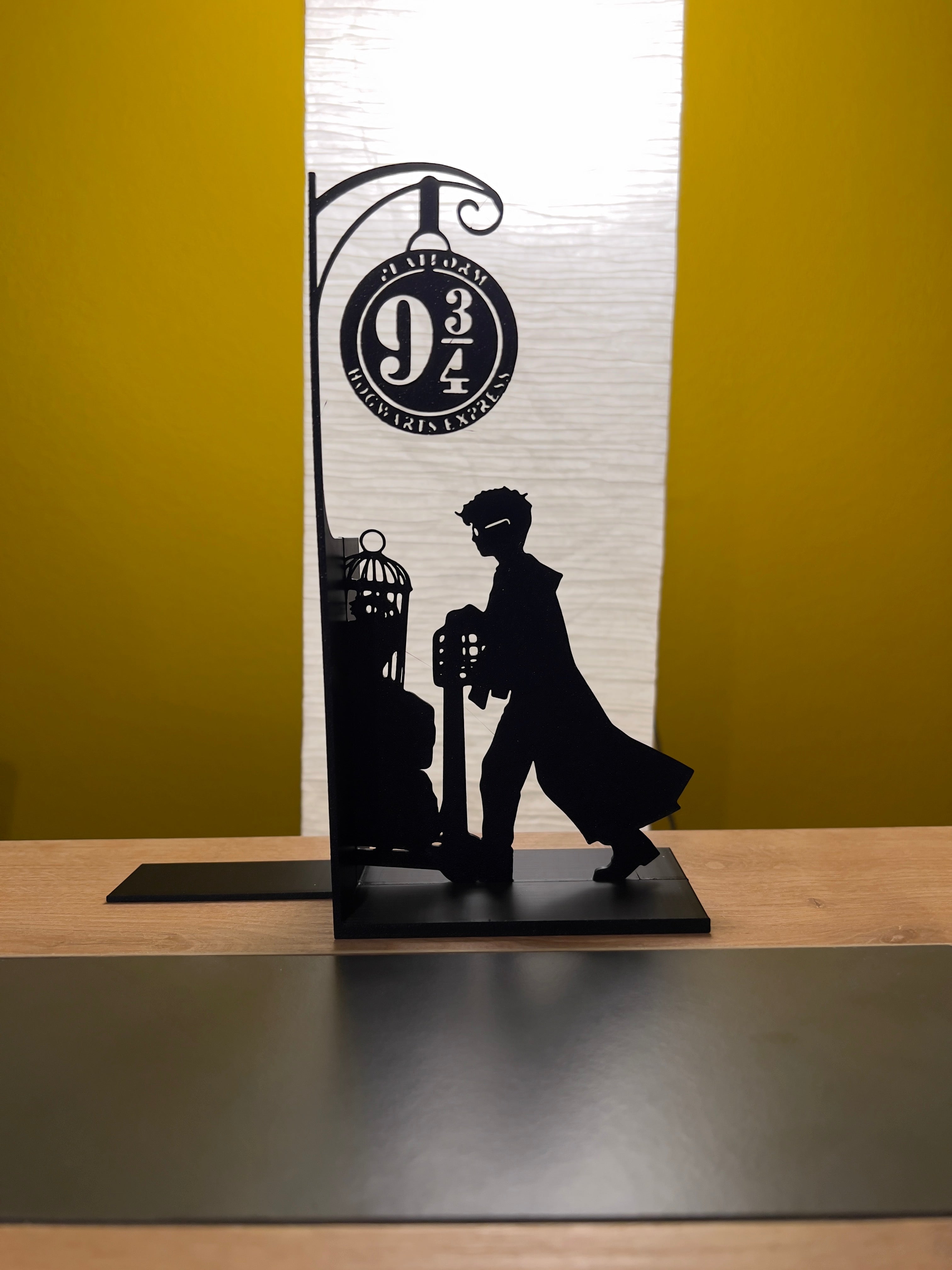 Harry Potter Book Stand 9 3/4 – Διακοσμητική Βάση Βιβλίου